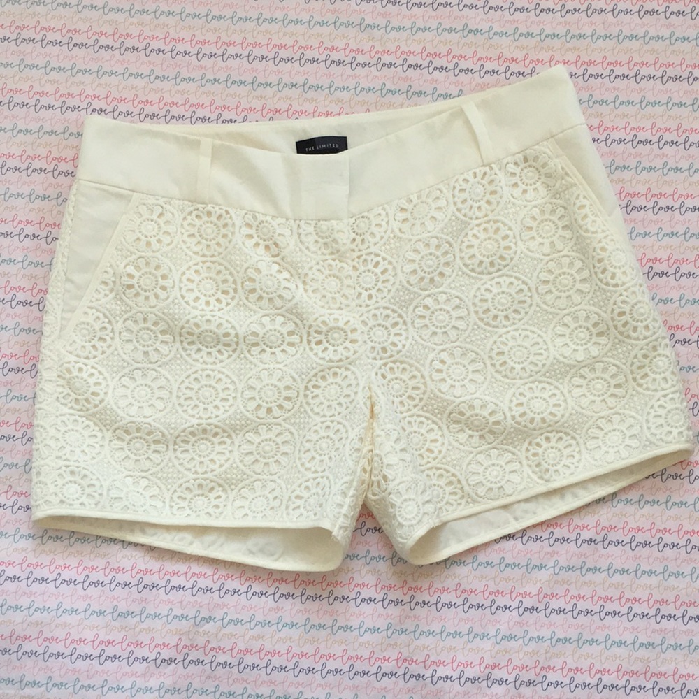 The Limited lace shorts like new size 8 EUC